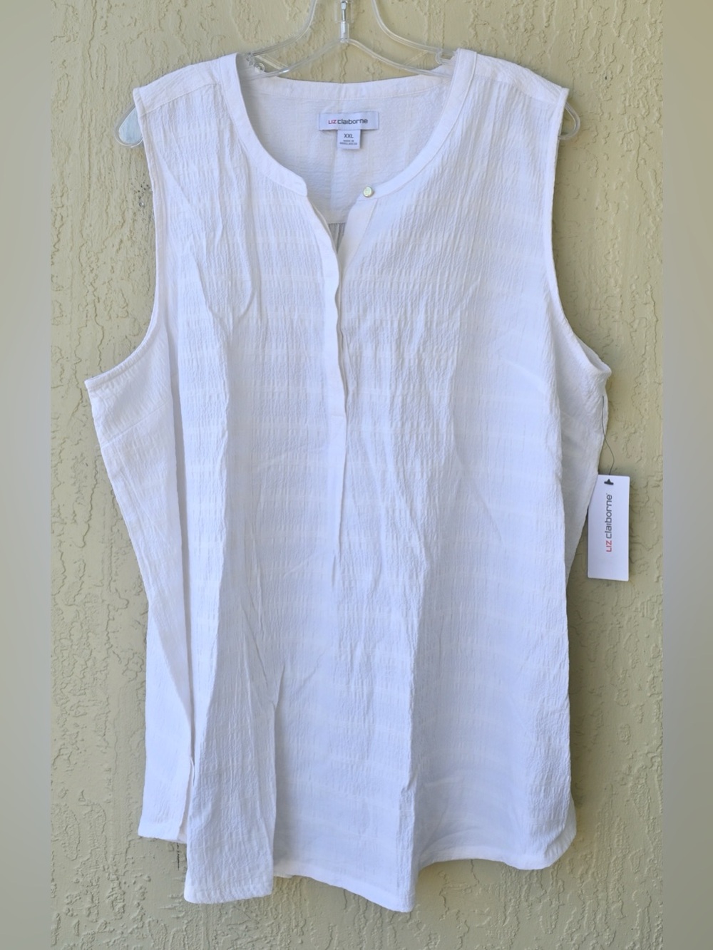 Liz Claiborne White Sleeveless Button-Front Textured Tunic Top